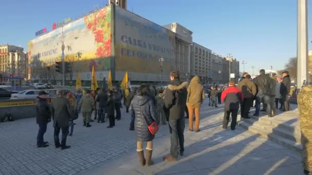 Nsanlar Kiev Bir Sokakta Toplandı — Stok video