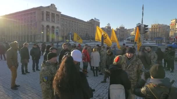 Oekraïense Soldaten Het Onafhankelijkheidsplein Kiev — Stockvideo