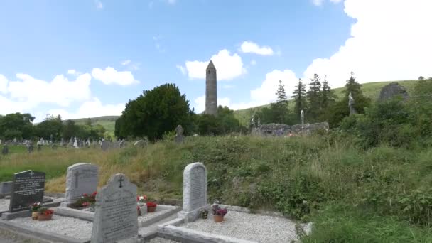 Glendalough Manastırı Ndaki Mezar Taşları — Stok video