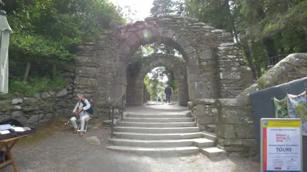 Widok Bramę Cmentarną Glendalough — Wideo stockowe