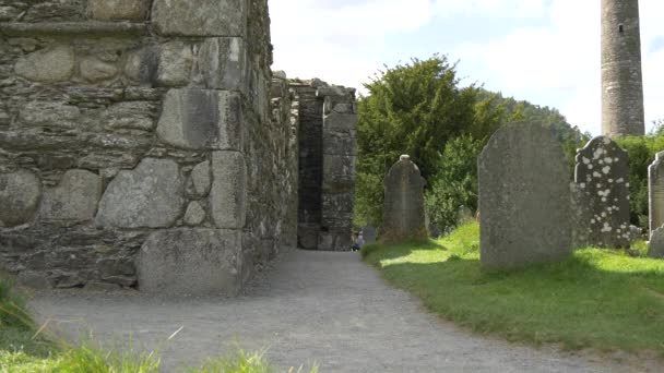Каменные Стены Церкви Глендалоу — стоковое видео