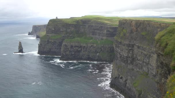 Kliffen Van Moher Atlantische Oceaan — Stockvideo