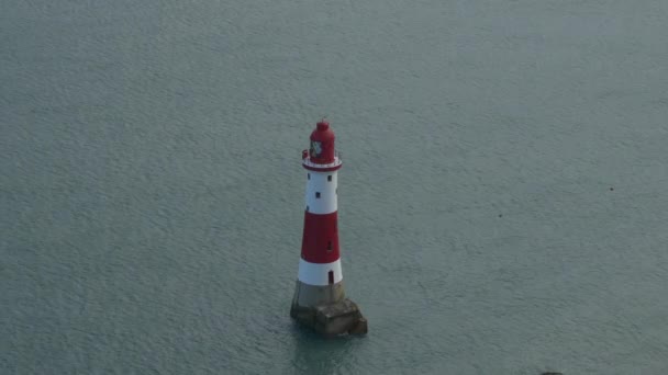 Rood Witte Vuurtoren Zee — Stockvideo