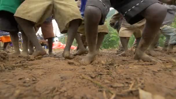Африканские Дети Танцуют Видео — стоковое видео