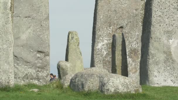 Vertikala Stenar Vid Stonehenge — Stockvideo