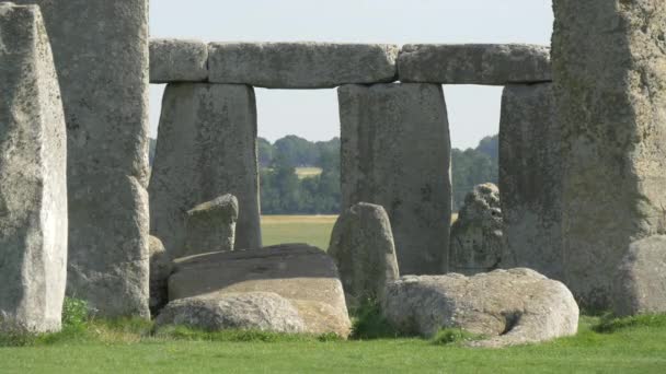 Verticale Horizontale Rotsen Bij Stonehenge — Stockvideo