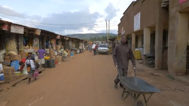 Rua Estreita Com Lojas Kabale Uganda — Vídeo de Stock