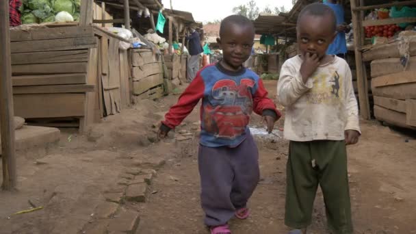 Små Gutter Markedet Kabale Uganda – stockvideo