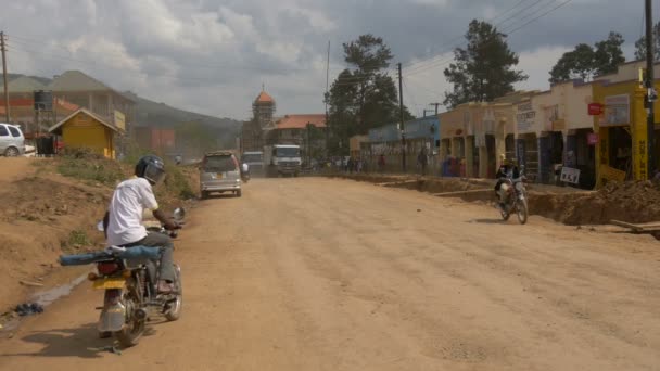 Ruch Zakurzonej Ulicy Kabale Uganda — Wideo stockowe