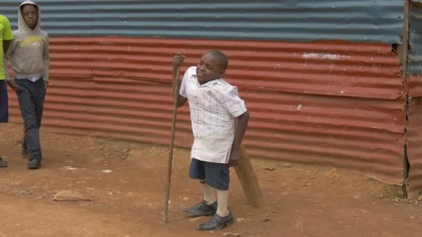 Aufnahmen Afrikanischer Kinder Stehen — Stockvideo