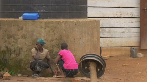 非洲妇女和儿童 — 图库视频影像