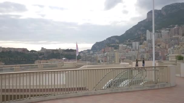 Die Stadt Monaco Von Einer Gasse Aus Gesehen — Stockvideo