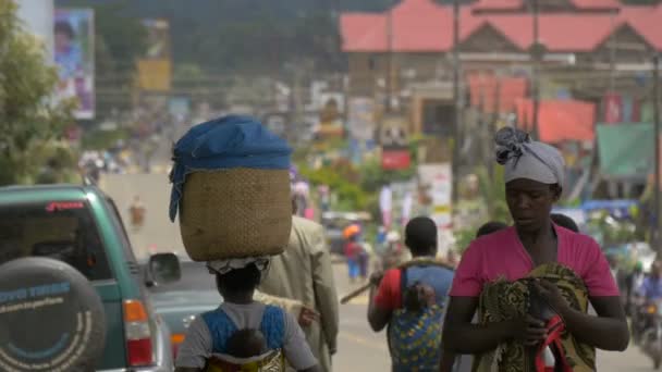 Människor Väg Kisoro Uganda — Stockvideo