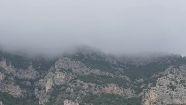 Alpes Maritimes Cobertos Com Nevoeiro — Vídeo de Stock