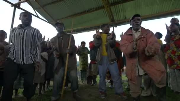 Blick Auf Tanzende Afrikanische Männer — Stockvideo