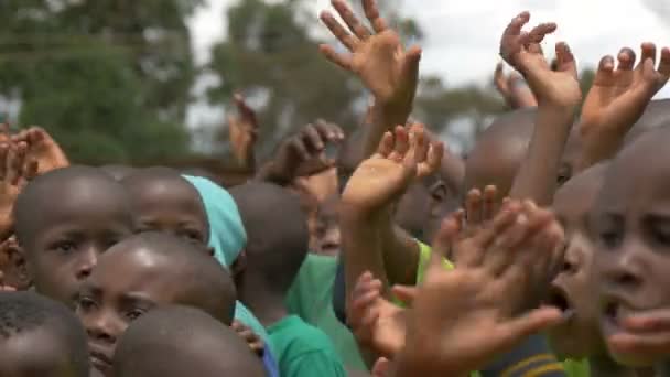 Niños Africanos Saludando Vídeo — Vídeo de stock