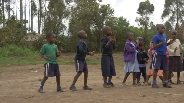 Afrykańskie Dzieci Tańczące Zewnątrz — Wideo stockowe
