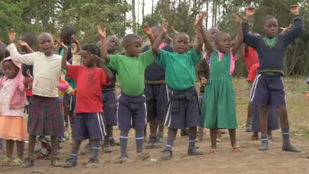 Afrikanische Kinder Singen Und Swingen — Stockvideo
