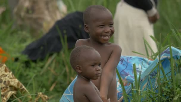 Blick Auf Kleine Afrikanische Kinder — Stockvideo