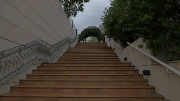 Escaleras Con Barandilla Metálica — Vídeos de Stock