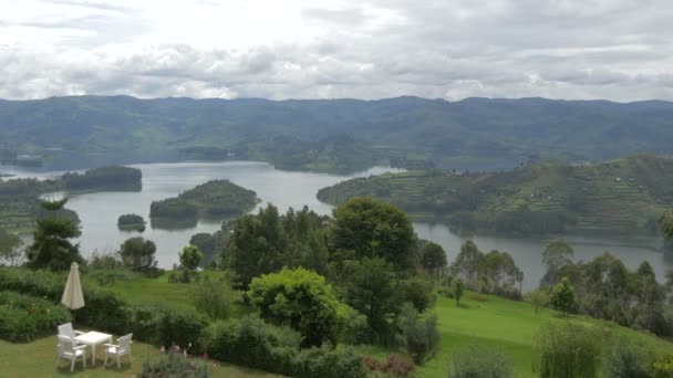Uganda Daki Bunyonyi Gölü Nün Panoramik Manzarası — Stok video