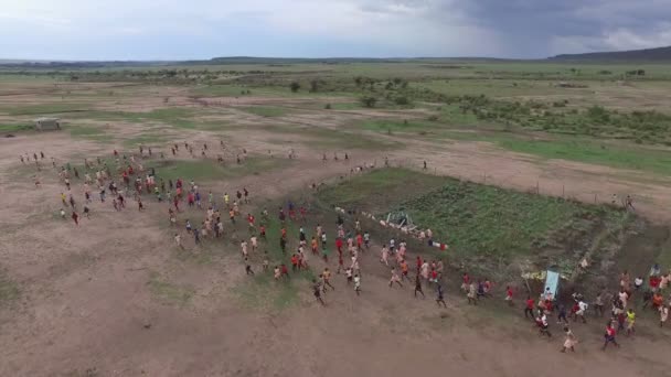 Luftaufnahme Kenianischer Kinder Masai Mara — Stockvideo