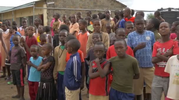 Pan Vänster Maasai Barn — Stockvideo