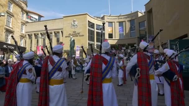 Eine Pipe Band Tritt Glasgow Auf — Stockvideo