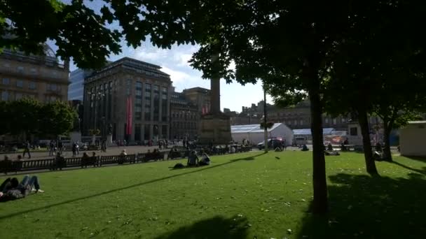 Relaxing Grass George Square Glasgow — Stock Video