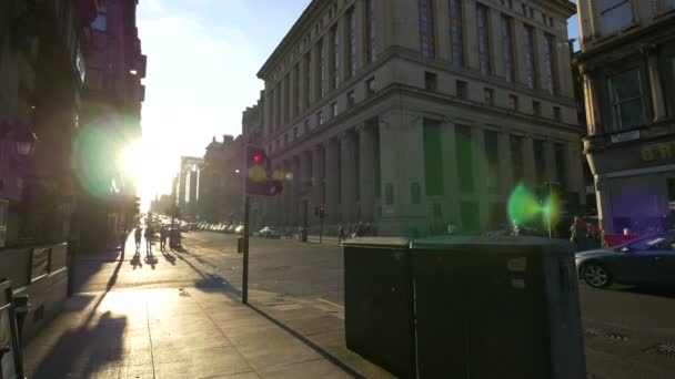 Sokakta Gün Batımı Işığı — Stok video