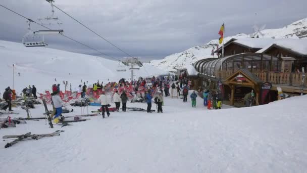 Personnes Dans Une Station Ski — Video