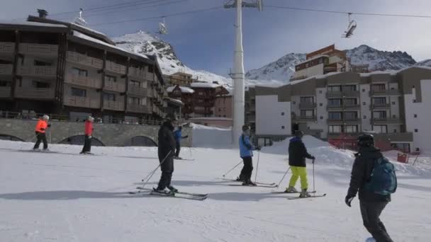Val Thorens Kayak Merkezindeki Insanlar Fransa — Stok video