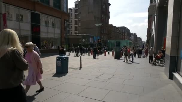 Ludzie Pobliżu Stacji Metra Glasgow — Wideo stockowe