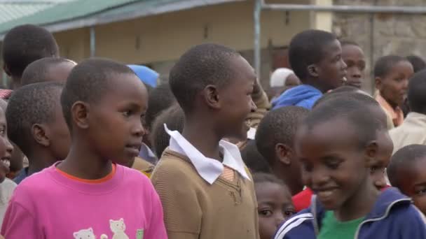 Maasai Chicos Chicas Reunieron Afuera — Vídeos de Stock