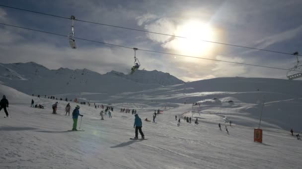 Dia Ensolarado Estância Esqui Val Thorens França — Vídeo de Stock