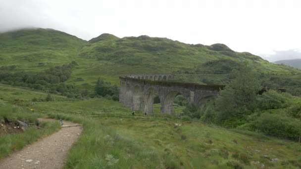 Colinas Verdes Viaduto Glenfinnan — Vídeo de Stock