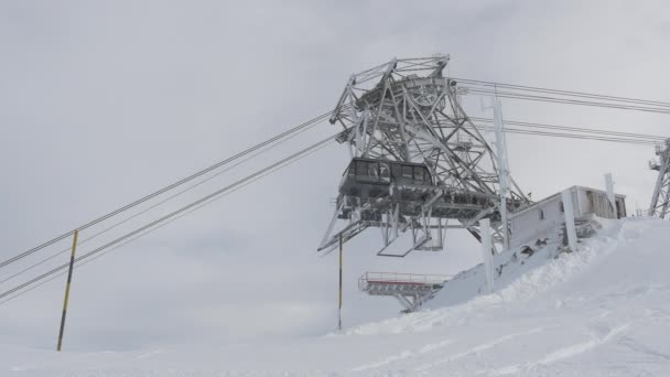 Kabel Bil Station Toppen Ett Berg — Stockvideo