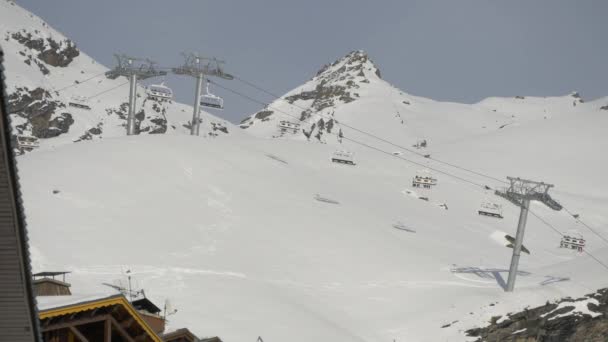 Seggiovie Movimento Una Montagna Durante Inverno — Video Stock