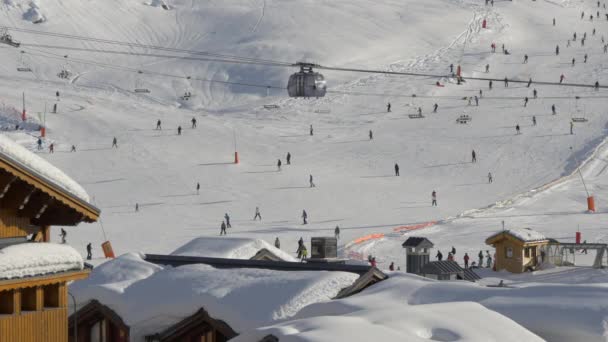 Personnes Skient Dans Une Station Ski — Video