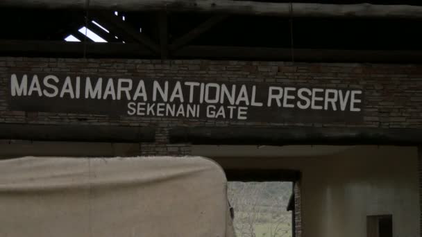 Sekenani Gate Bij Het Masai Mara National Reserve — Stockvideo
