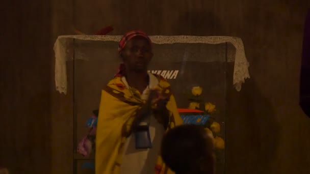 Maasai Žena Zpívá Tleská — Stock video