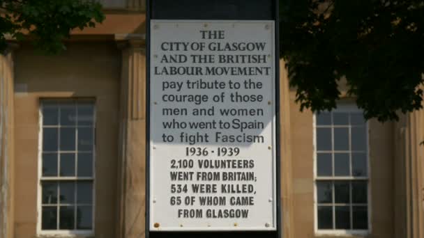 Die Inschrift Auf Einer Gedenktafel Glasgow — Stockvideo