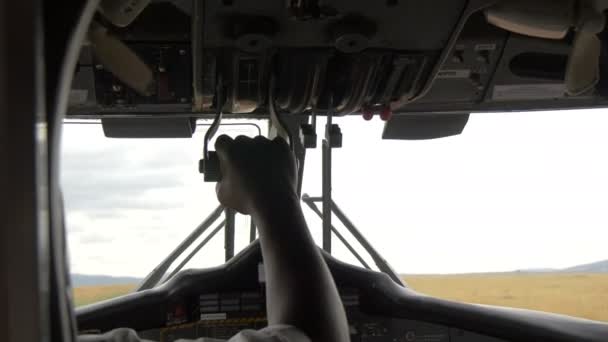 Aterragem Avião Vista Cockpit — Vídeo de Stock