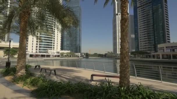 Waterfront Von Jumeirah Lakes Towers — Stockvideo