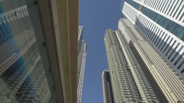 Basse Inclinaison Des Bâtiments Modernes Dubai Marina — Video