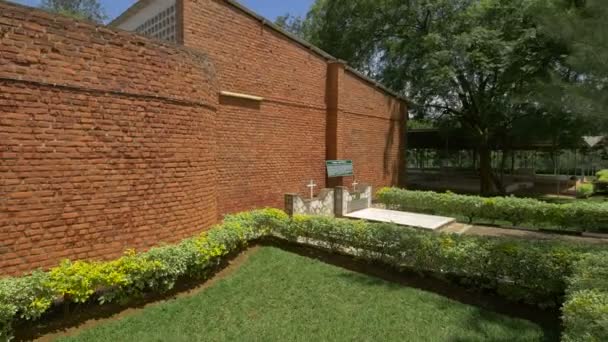 Les Tombes Les Murs Briques Église Nyamata — Video