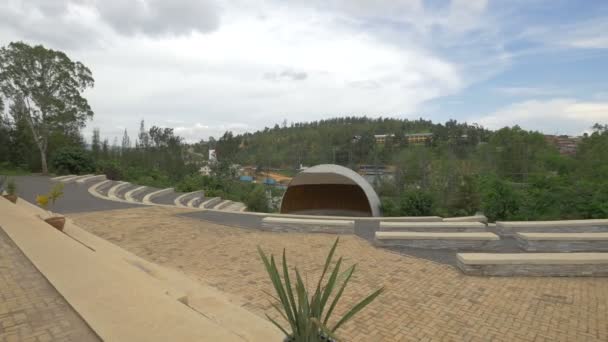 Beelden Van Het Kigali Memorial Amphitheater — Stockvideo