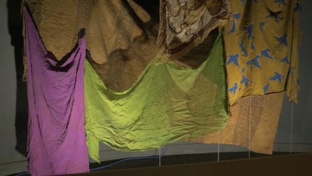 Ρούχα Εκτίθενται Στο Μνημείο Kigali — Αρχείο Βίντεο