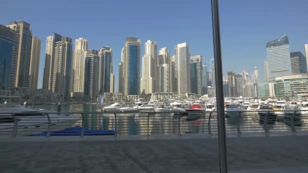 Barcos Arranha Céus Dubai Marina — Vídeo de Stock