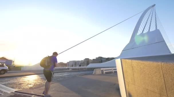 Міст Семюеля Беккета Сонці — стокове відео